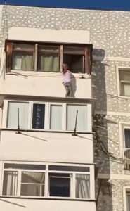 Read more about the article Nine-Year-Old Girl Clings To Flat Window Over 150ft Drop