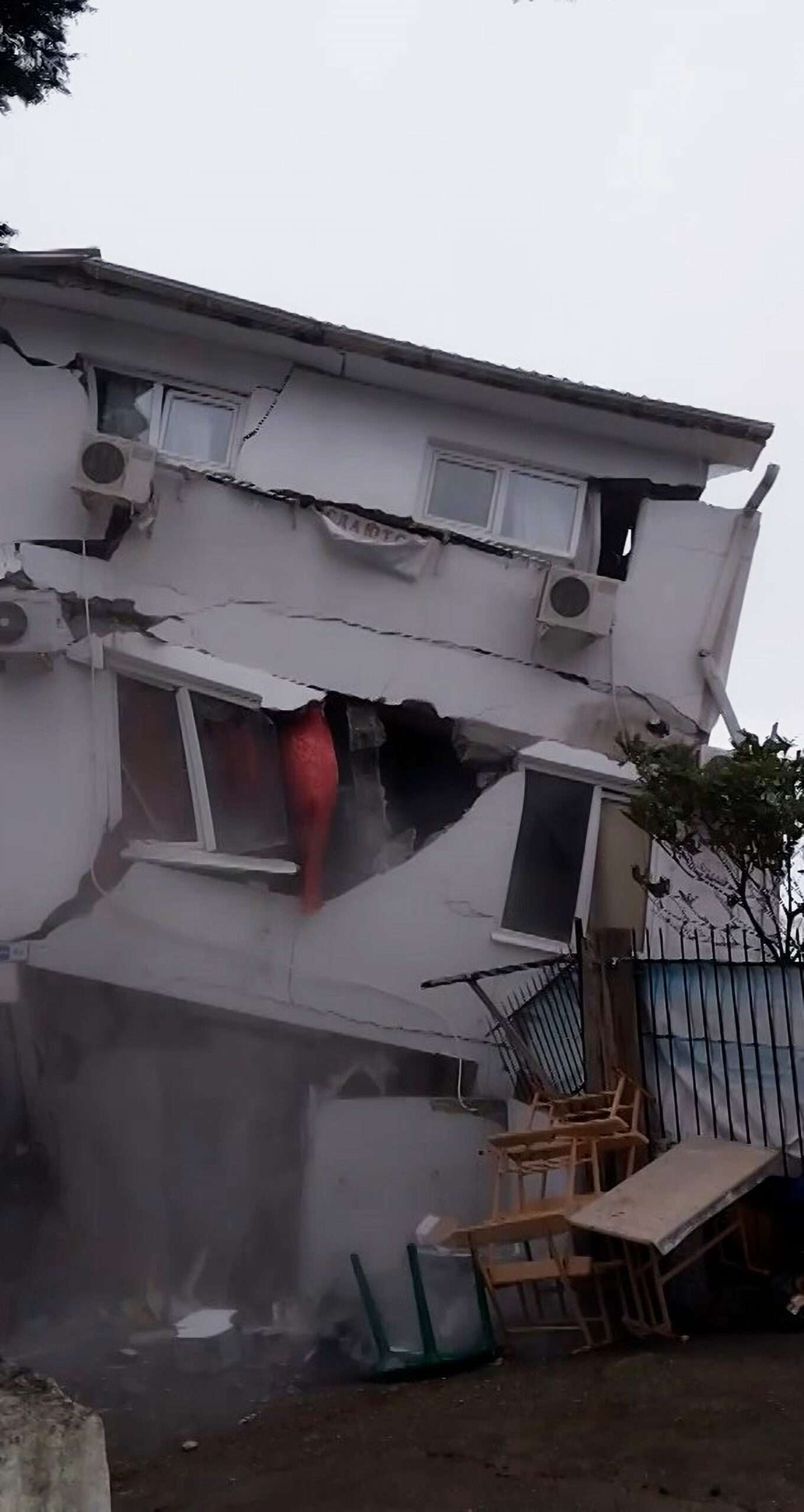Read more about the article Hurricane Makes Two-Storey Building Collapse