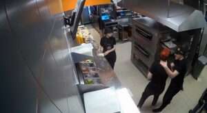 Read more about the article Restaurant Worker Beat Up Female Colleague Because He Felt She Was Lazy