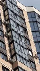 Read more about the article Toddler Perched On 22nd Floor Window Sill Is Taken Into Care